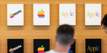 Apple Reclaims Title as the World’s Most Valuable Public Company