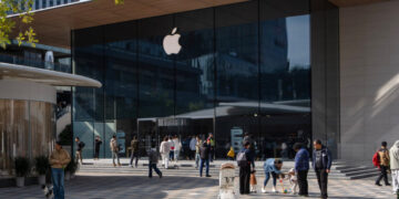 Apple Introduces Leasing Program for iPhones and Other Devices