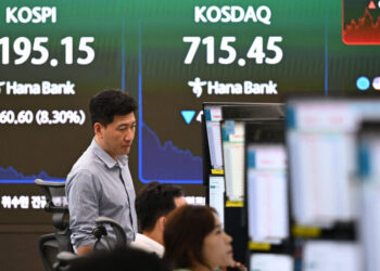 Tech Stocks Tumble on Worries About A.I. Spending and China’s Chip Competition