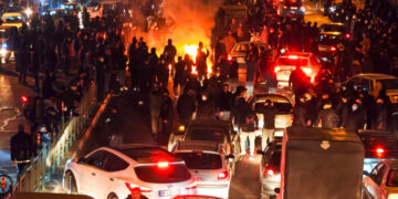 Iran Publicly Hangs 2 Protesters, Rights Groups Say