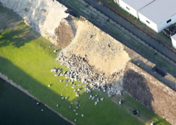 Kumamoto Castle, a Famed Landmark, Is Damaged in the Japan Earthquake