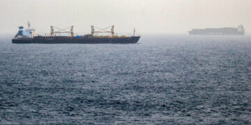 Shipping Risks Rise Across Crucial Middle East Oil Routes