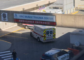Uninsured Patients Rise Sharply, Hospitals Report, Citing Obamacare Cuts