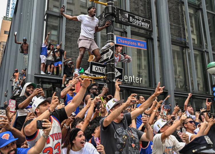 The Latest Sign of Knicks Fever: ‘Champions Way’ Is Headed for Auction