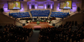 Tributes, and Politics Too, at Lindsey Graham’s Funeral in South Carolina