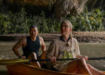 ‘The Devil’s Mouth’ Review: Between a Shark and a Hard Place