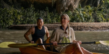 ‘The Devil’s Mouth’ Review: Between a Shark and a Hard Place
