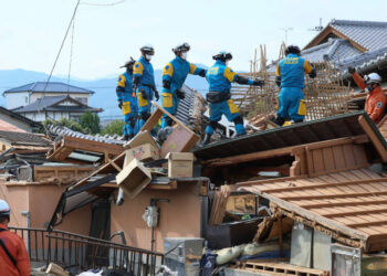 Death Toll From Japan Quake Rises to 34 as Rescue Efforts Continue