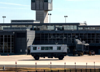 Dulles Airport’s Reviled ‘People Movers’ May Be Lurching Into the Sunset