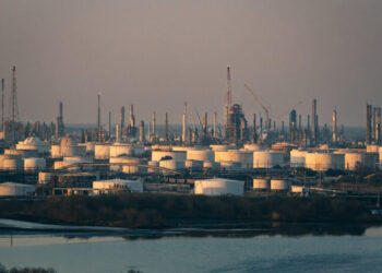 Iran War Drives Oil Profits to Highest Levels in Years