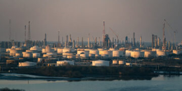 Iran War Drives Oil Profits to Highest Levels in Years