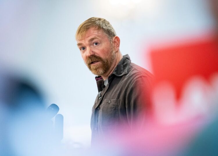 Maine Democrats don’t seem eager for a endorsement from Graham Platner