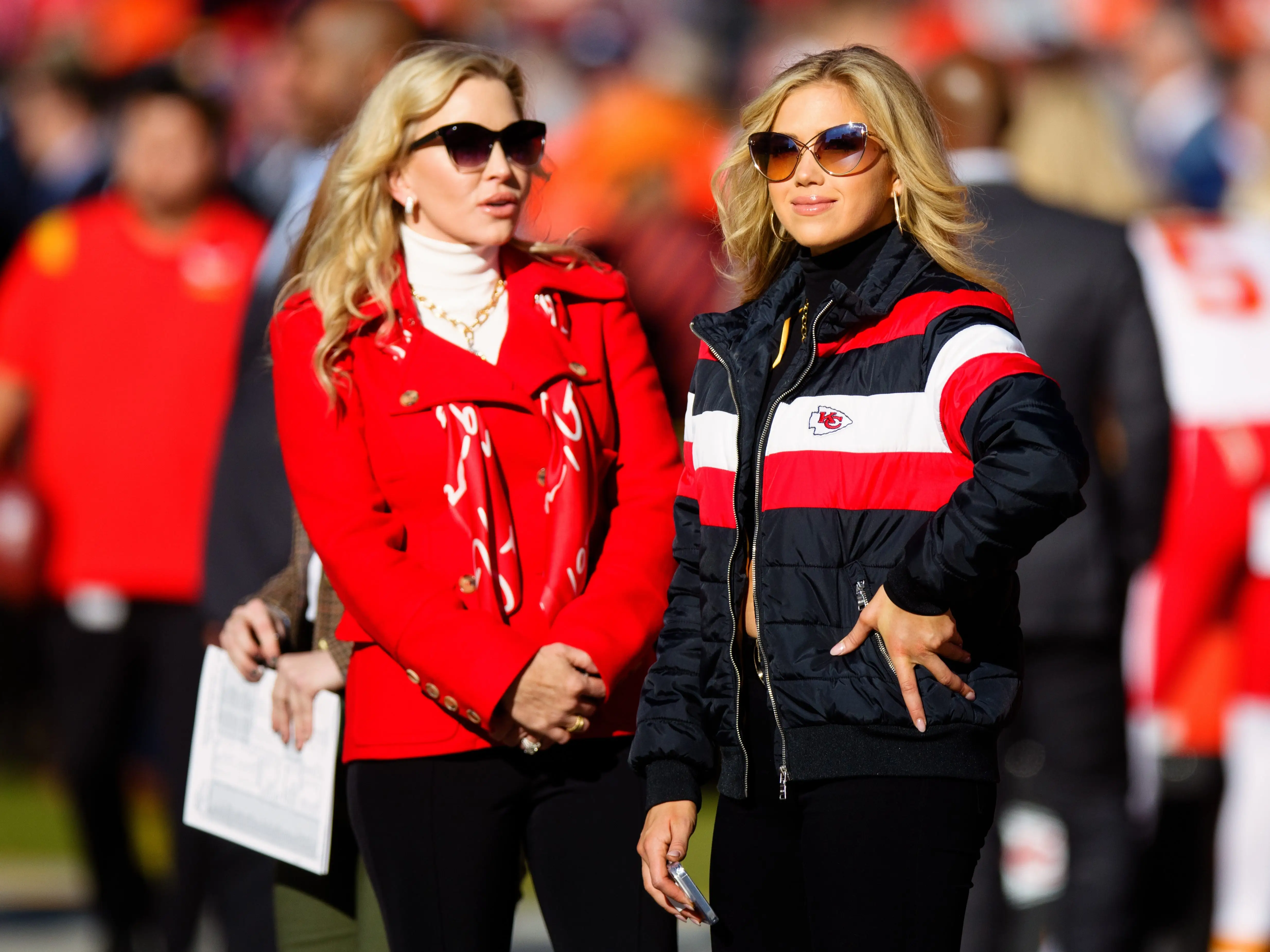 Tavia Shackles Hunt (L) and Gracie Hunt (R) at a Kansas City Chiefs game in 2022.