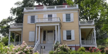Alexander Hamilton’s New York City home was once a sleepy historic site. Now, visitors can’t stop singing.