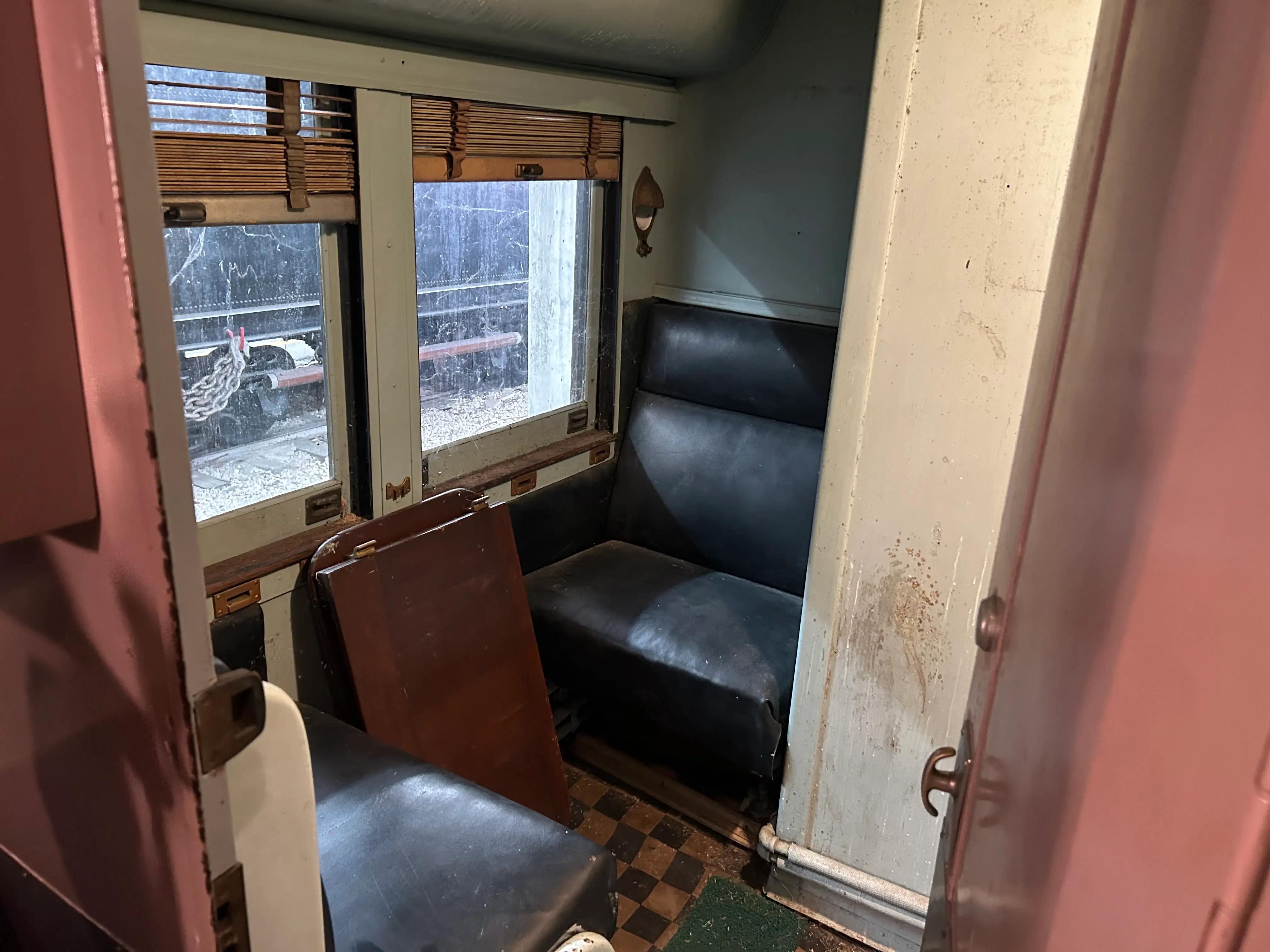 staff quarters in presidential train car
