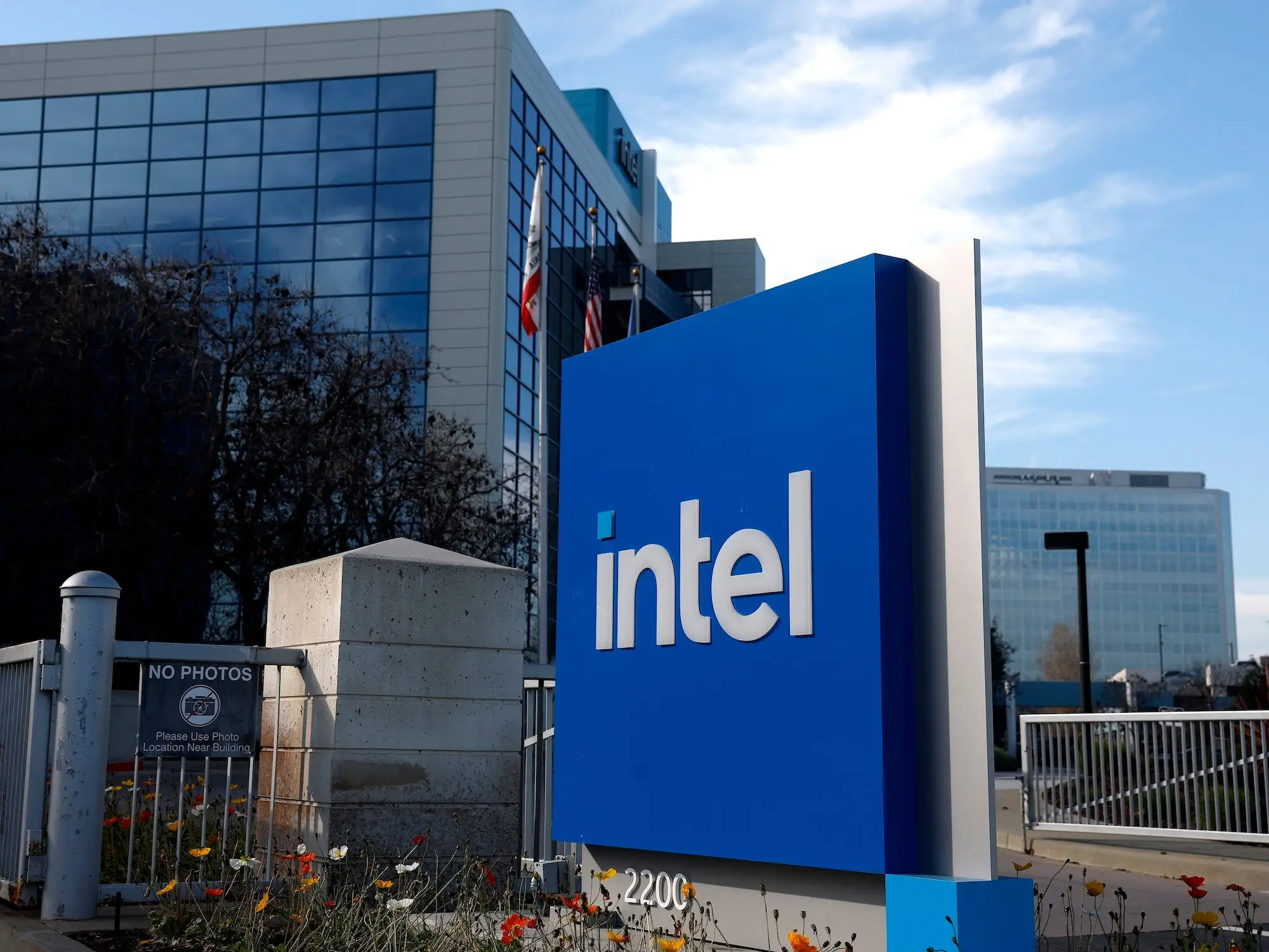 Intel logo