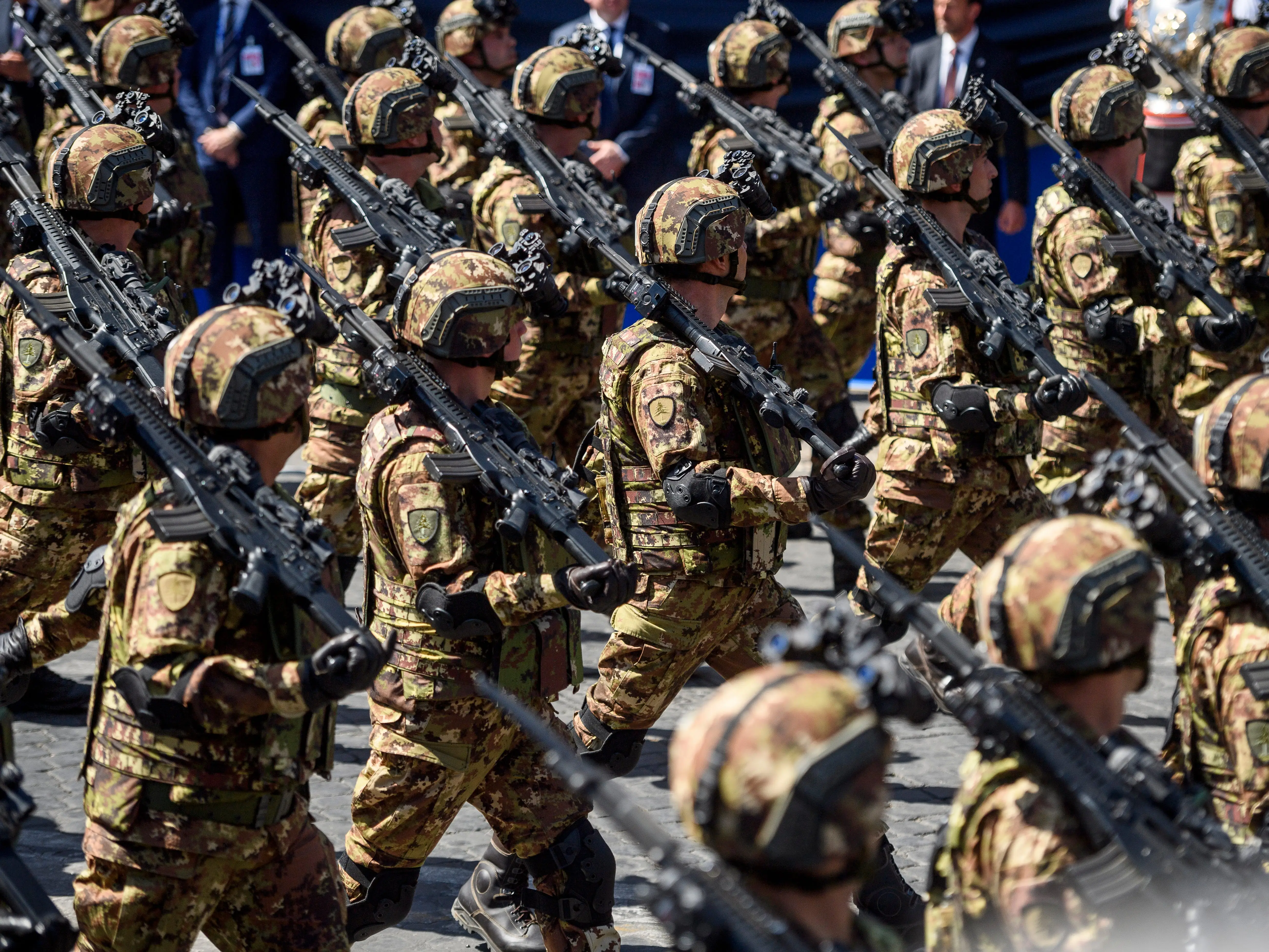 Members of the Italian armed force (82° Reggimento Fanteria