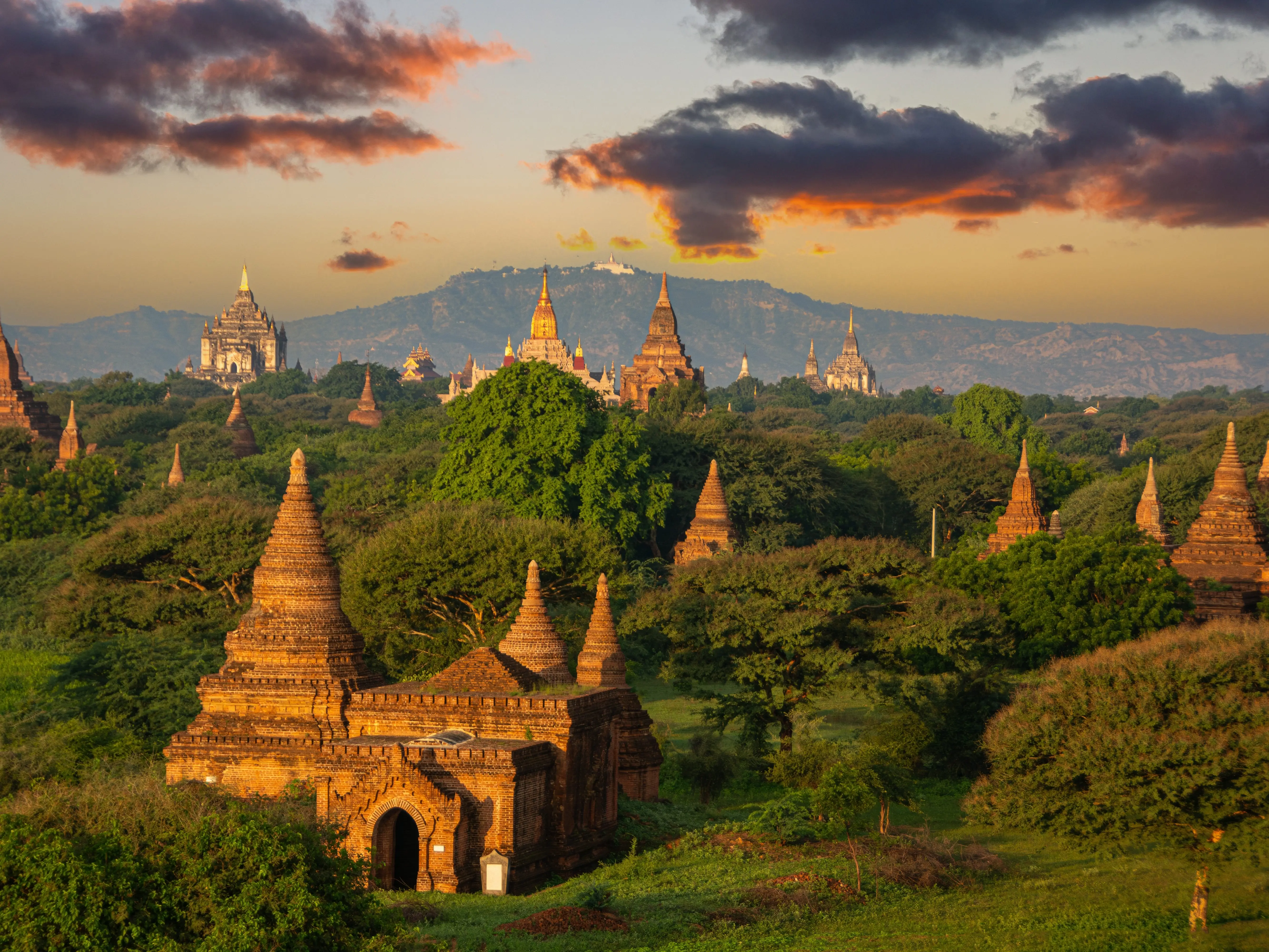 Bagan Temples and Pagodas on the Bagan Plains: Myanmar (Burma)
