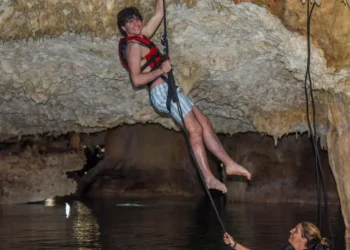 I travel often with my 2 teens. Here are the 7 tricks that make it enjoyable.