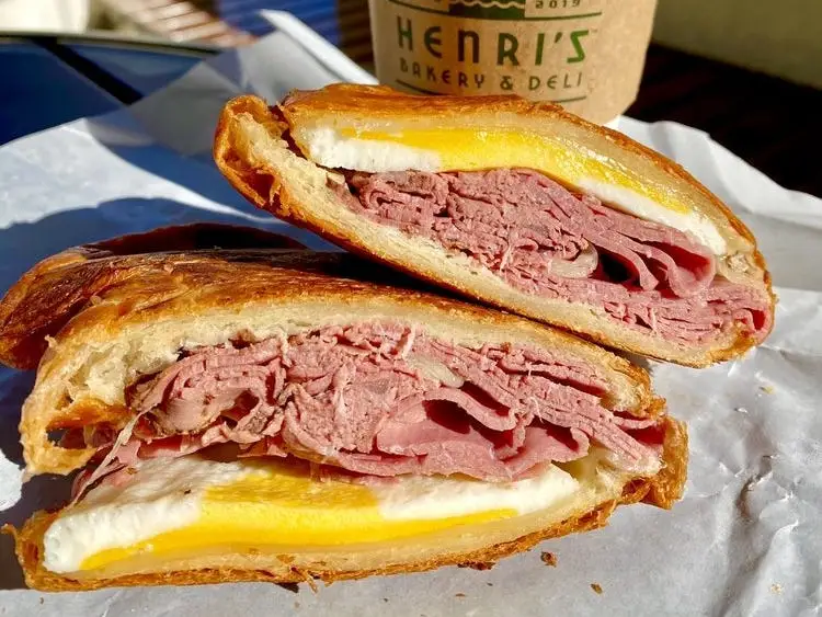 Henri's Bakery & Deli
