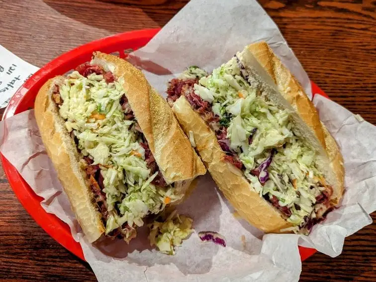 Tat's Delicatessen