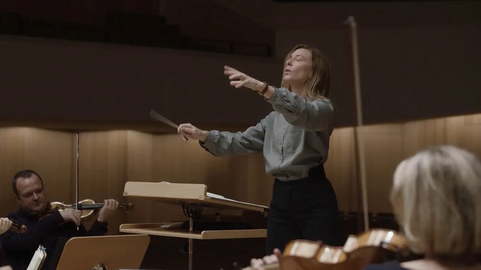 Cate Blanchett conducing an orchestra in Tar movie