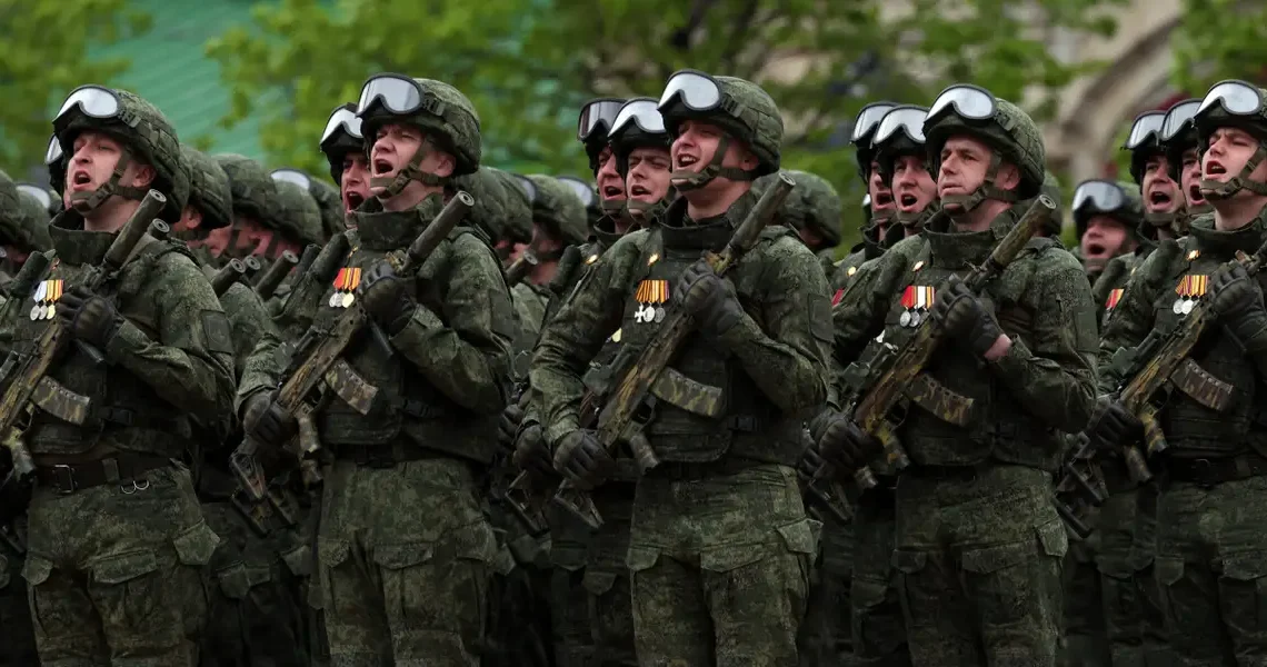 Disrupted Russian supply routes are forcing its troops to walk 18 miles to the front lines, Fedorov says