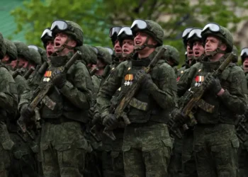 Disrupted Russian supply routes are forcing its troops to walk 18 miles to the front lines, Fedorov says