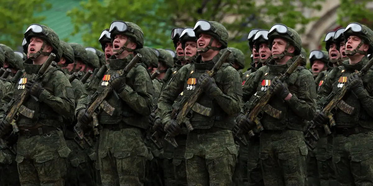 Disrupted Russian supply routes are forcing its troops to walk 18 miles to the front lines, Fedorov says