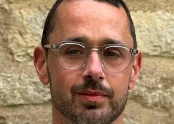 A 39-year-old man saw blood in his poop. He had colon cancer.