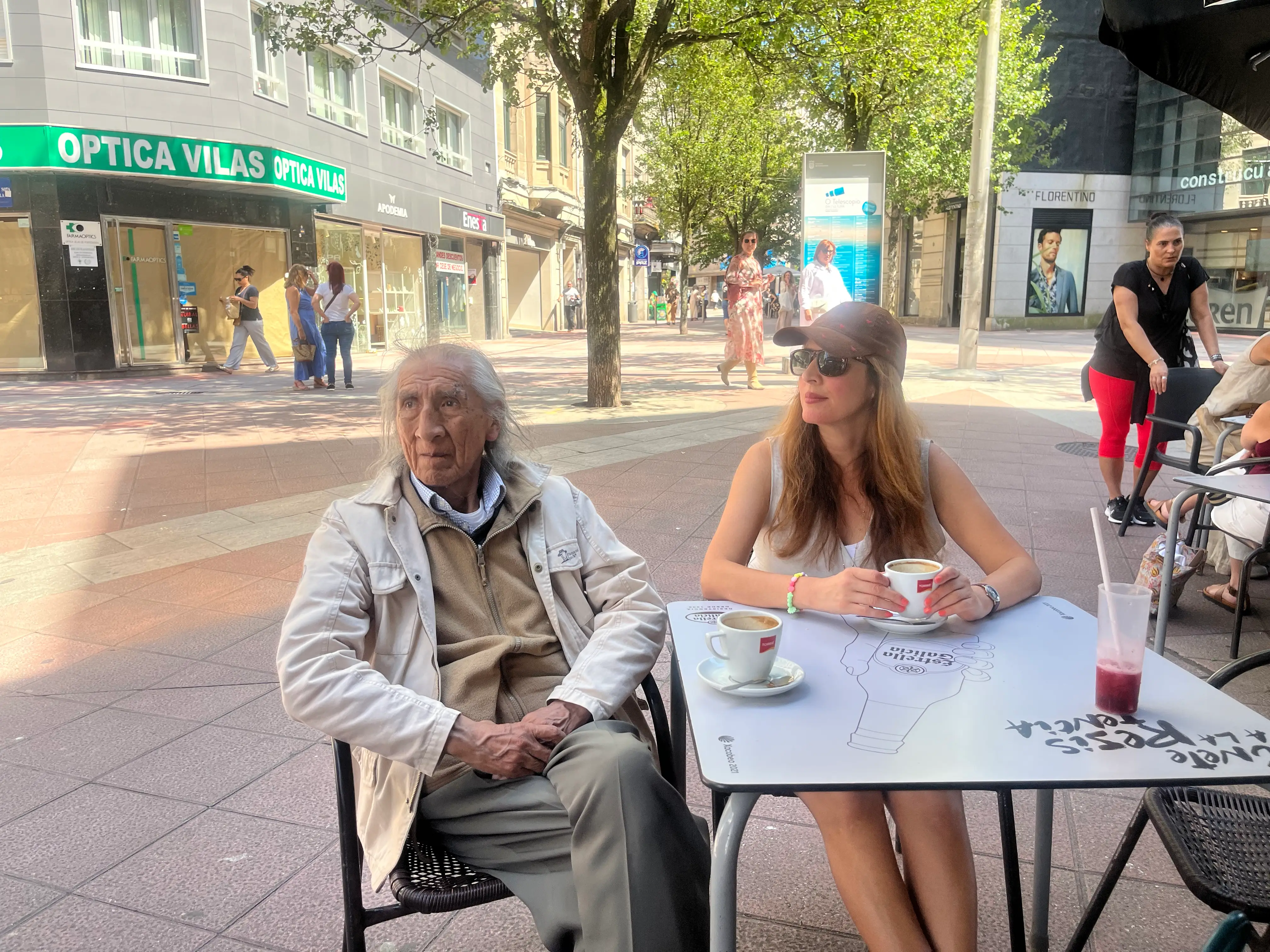 Dad and woman at cafe