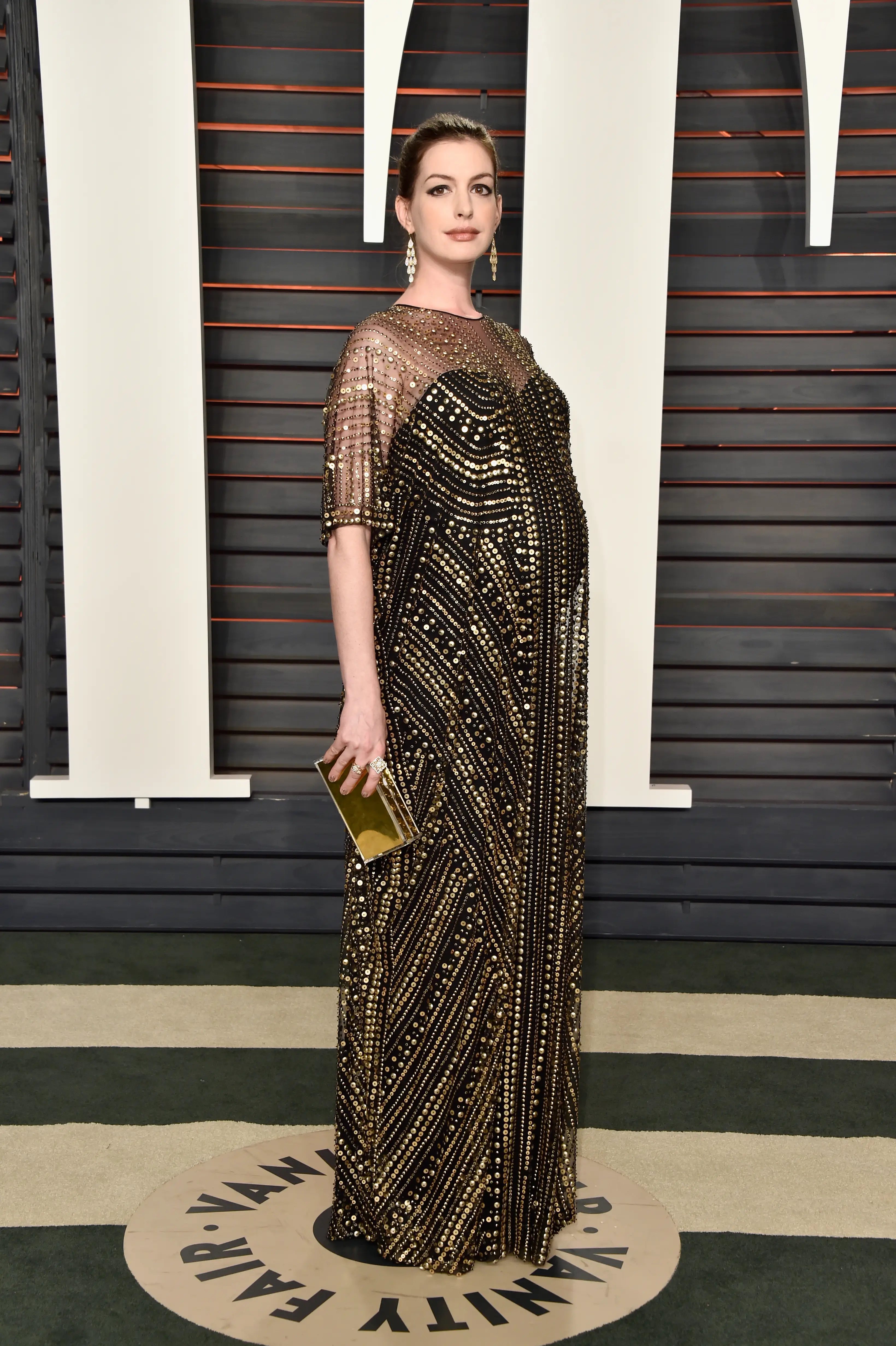 Anne Hathaway at the 2016 Vanity Fair Oscars party.