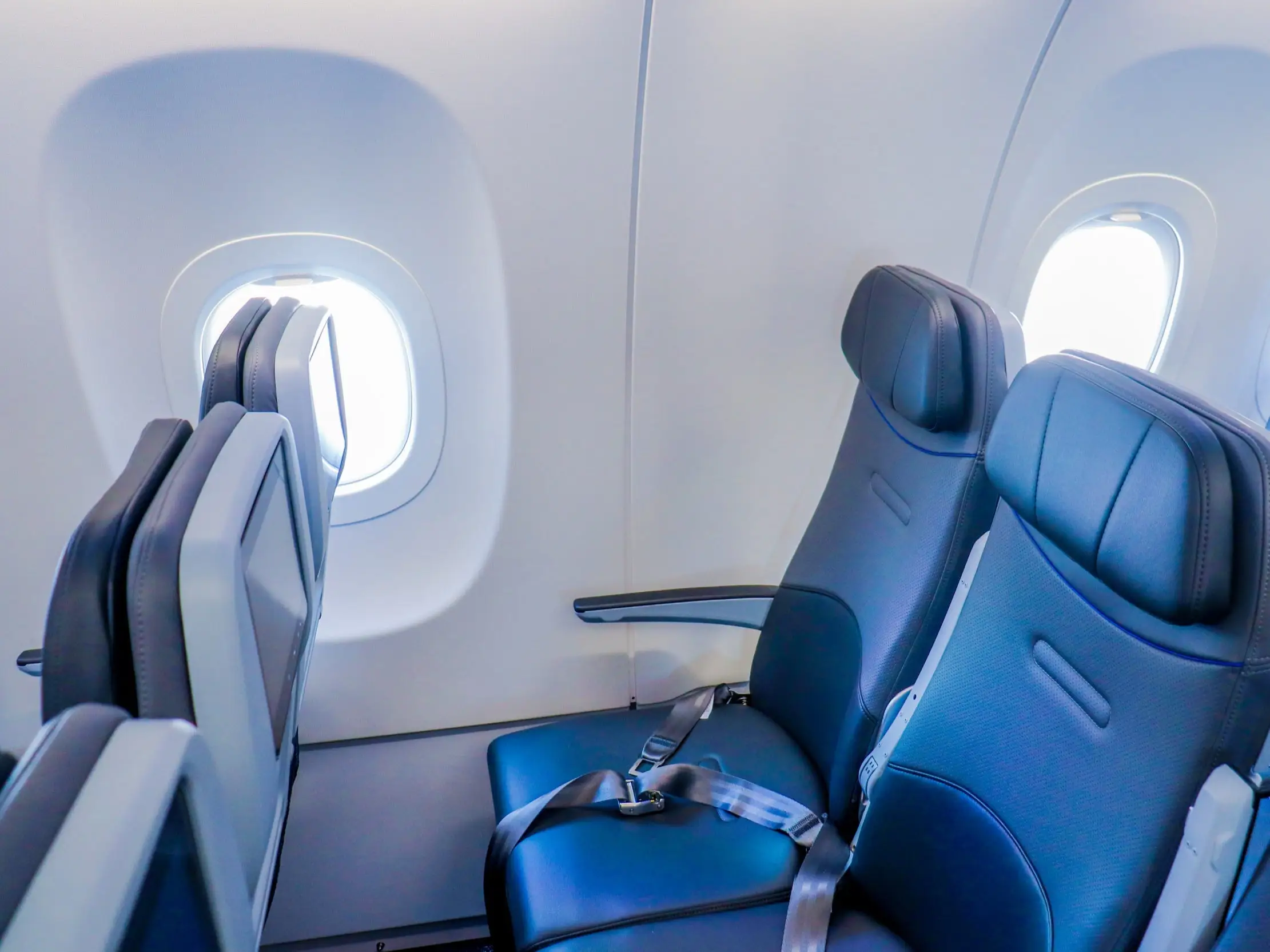 The misaligned windows on JetBlue's A321LR.
