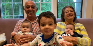 I moved from Argentina to the US. Now I’m torn between spending time with my young kids or my aging parents.