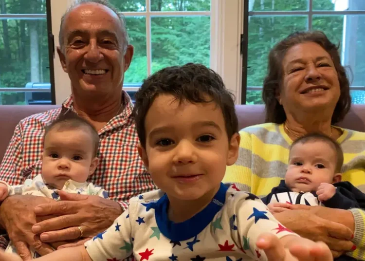 I moved from Argentina to the US. Now I’m torn between spending time with my young kids or my aging parents.
