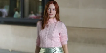 Actor Ellie Bamber needed to become Kate Moss on-screen. Her trainer helped her do it without starvation.