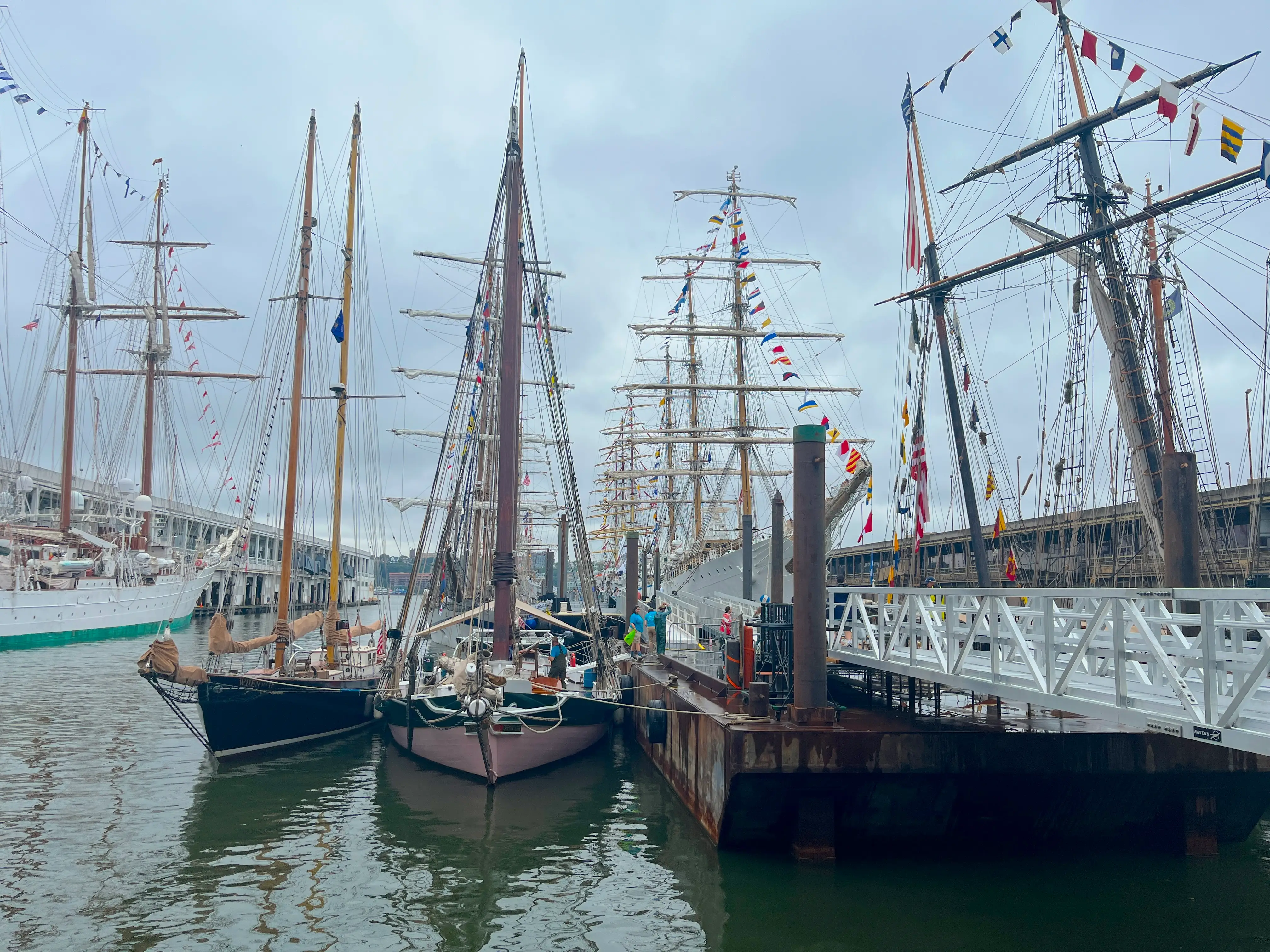 Ships at Sail4th 250.