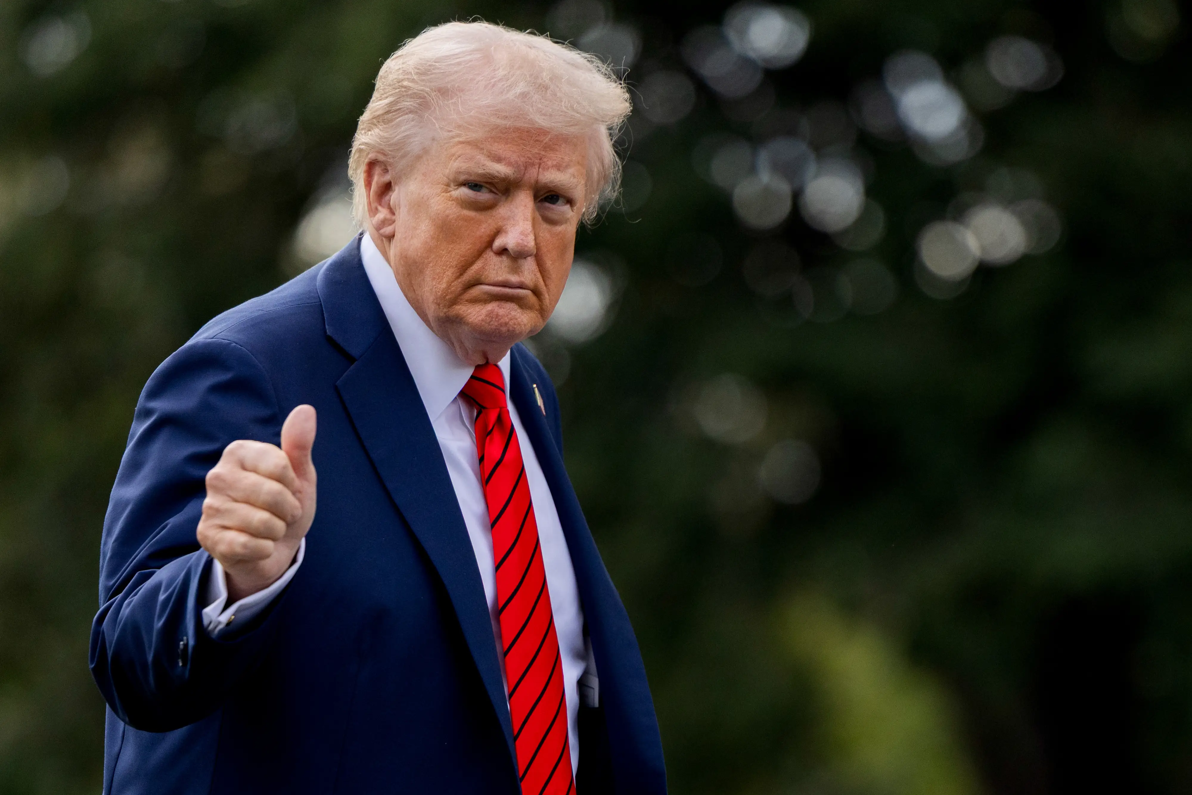 Donald Trump gives a thumbs up