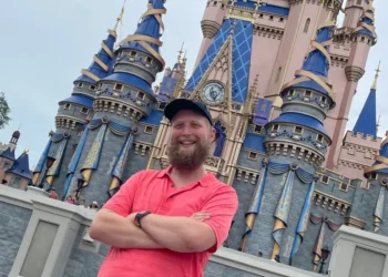 I’ve been going to Disney World for over 20 years. Here are my 12 best tips for visiting on a budget.
