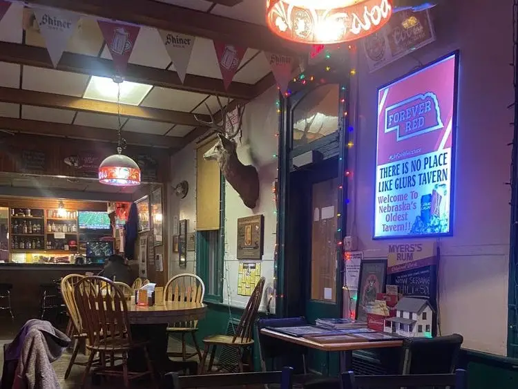 Glur's Tavern interior