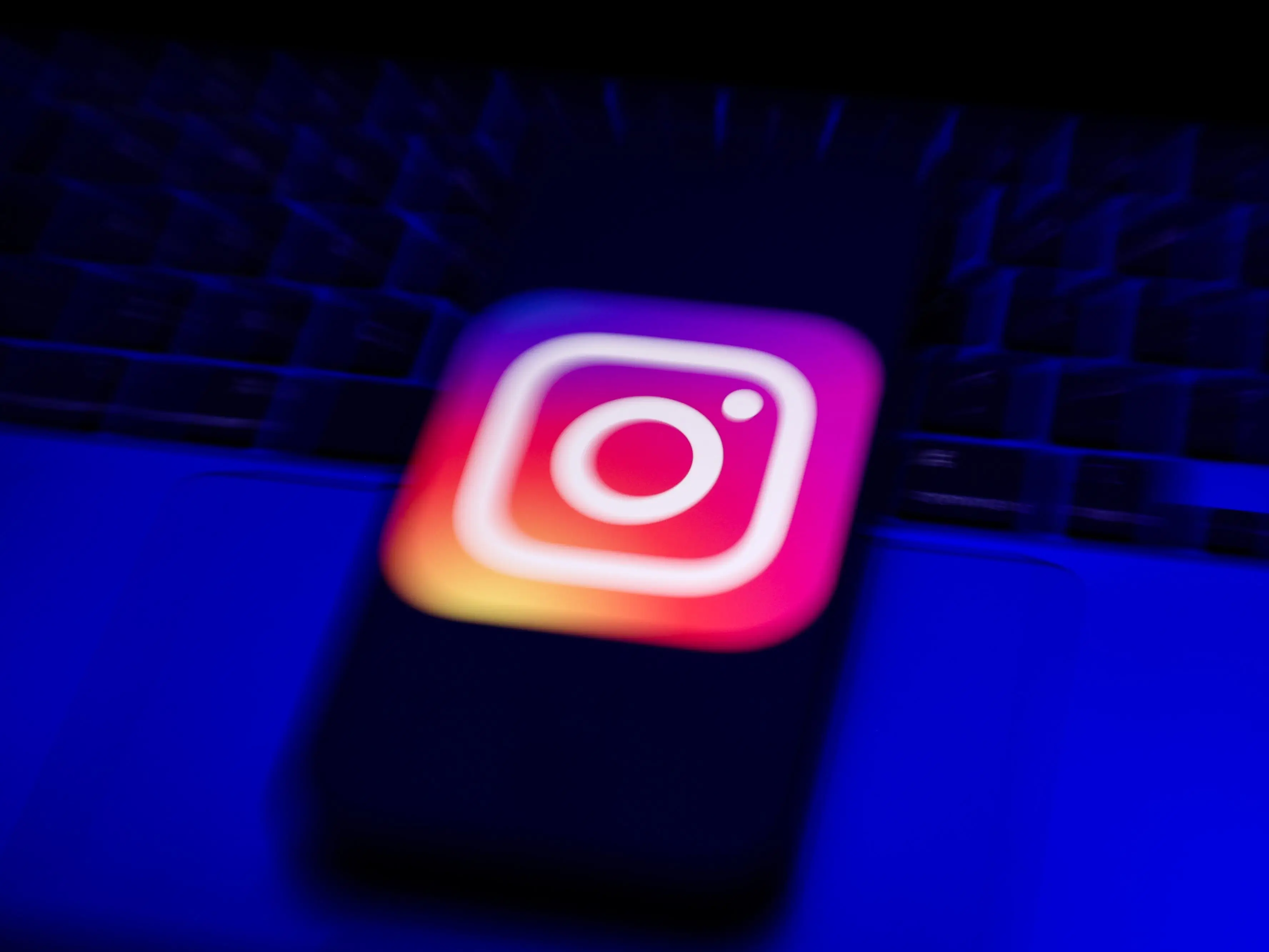instagram logo
