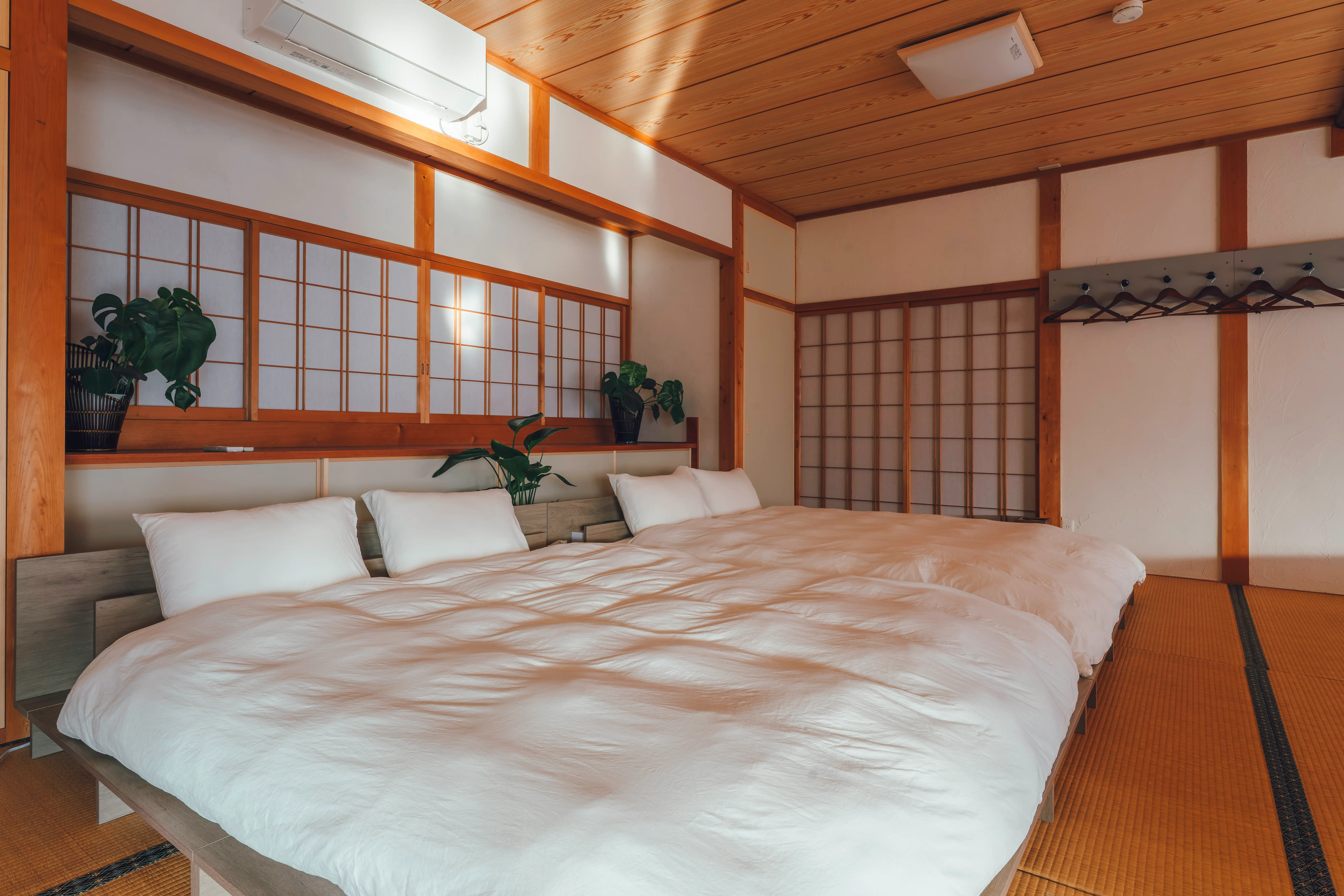 The house in a Japanese villa with tatami mats.
