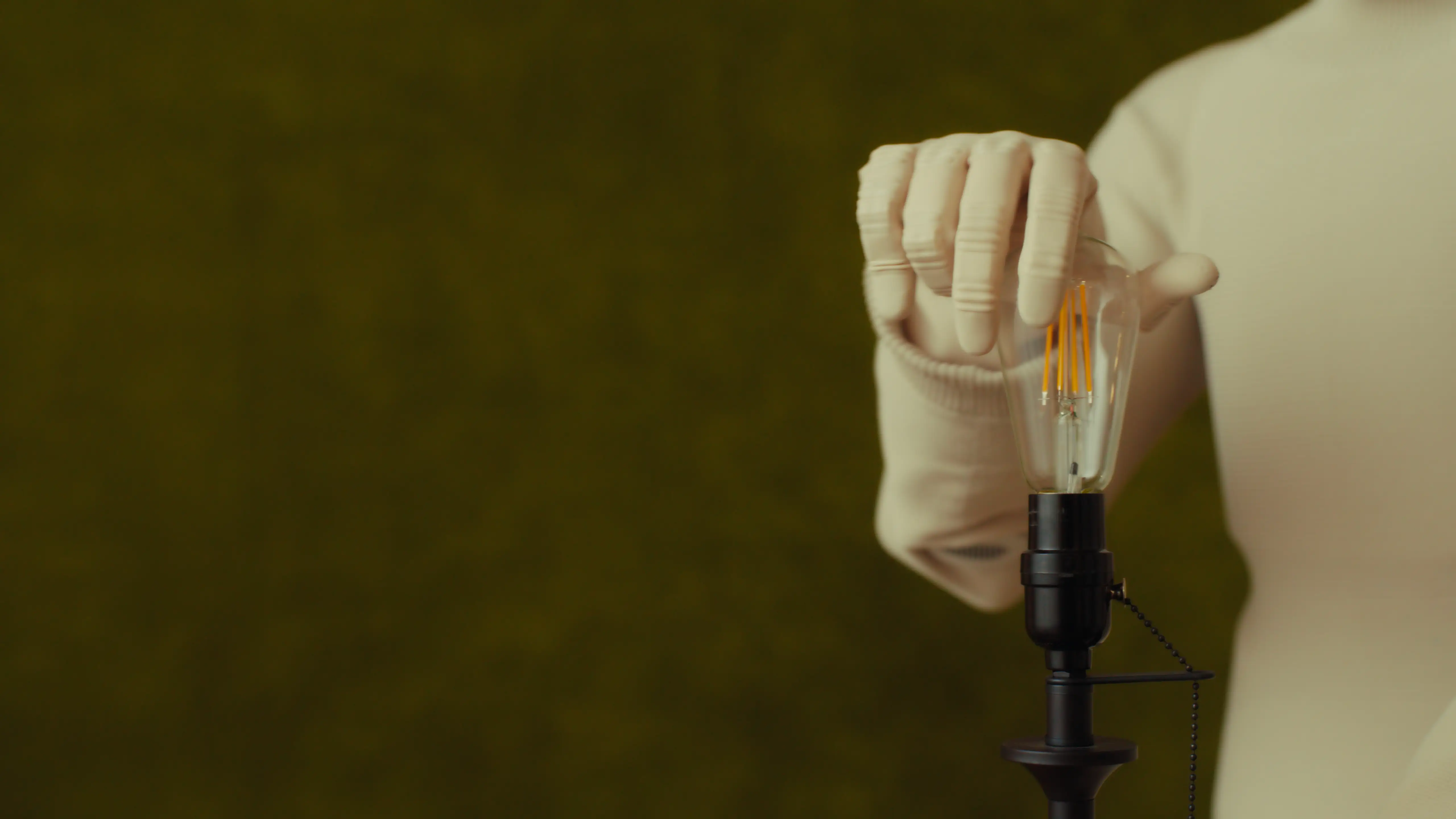1X Neo hands