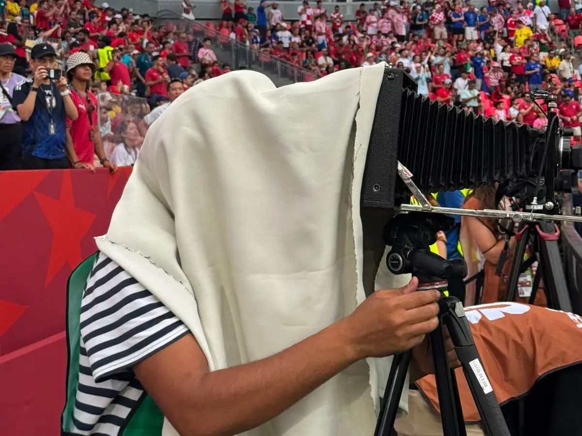 Fareed Kotb taking photos in Toronto