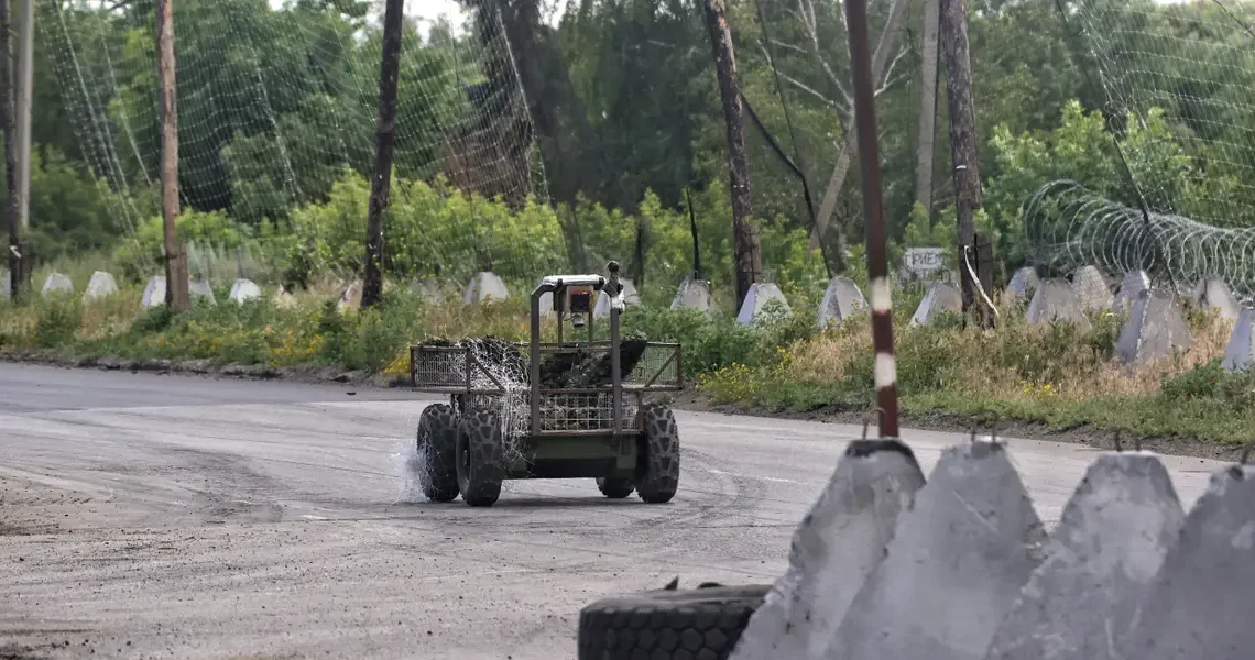 Ukraine’s war robot usage jumped 122% in 6 months as the frontline ‘kill zone’ for human troops grows