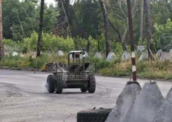 Ukraine’s war robot usage jumped 122% in 6 months as the frontline ‘kill zone’ for human troops grows