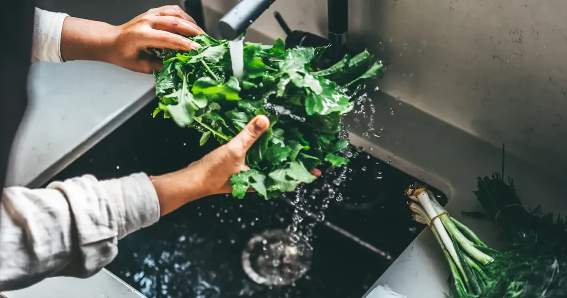 A parasite that causes diarrhea has been detected in 31 states: How to prepare food and what to avoid