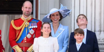 22 candid photos of Prince William, Kate Middleton, and their children over the years