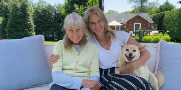 I promised to care for my mom with Alzheimer’s. I’m building a tiny home in our yard instead of choosing a care facility.
