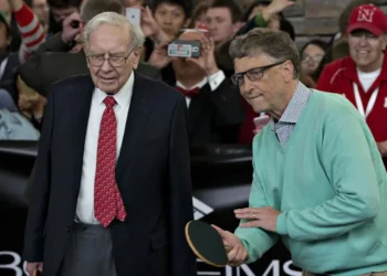 Warren Buffett weighs in on Bill Gates’ Epstein ties: ‘No one bats a thousand in the business of choosing people’